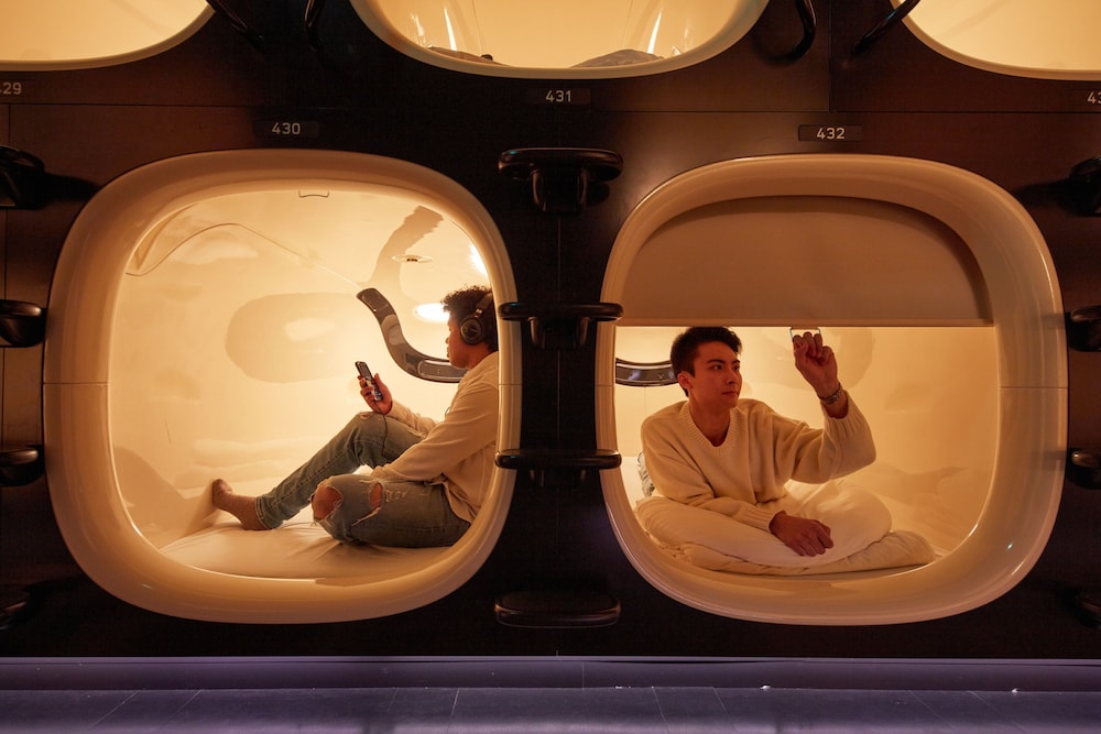 rembrandt cabin shinjuku shin okubo