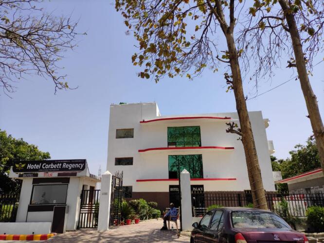 hotel corbett regency
