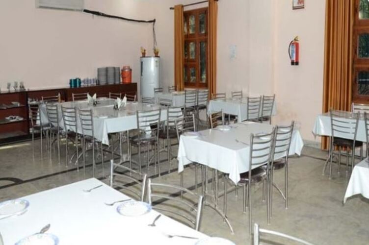 hotel corbett regency