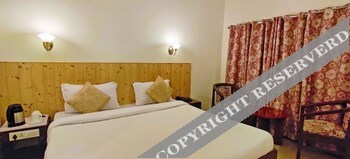 Royal Jardin Whistling Pines Resort,Kufri>>Baldeyan,3 star