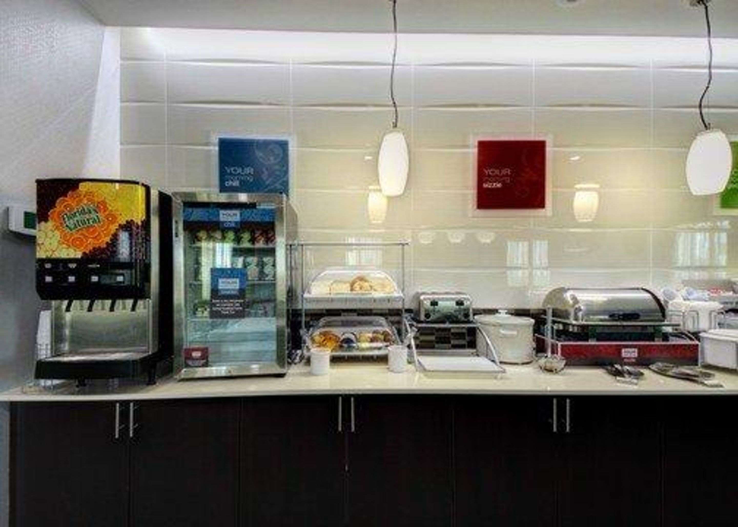 comfort inn and suites tulsa i 44 west rt 66