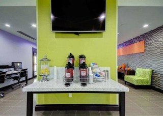 comfort inn and suites tulsa i 44 west rt 66