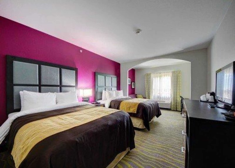 comfort inn and suites tulsa i 44 west rt 66