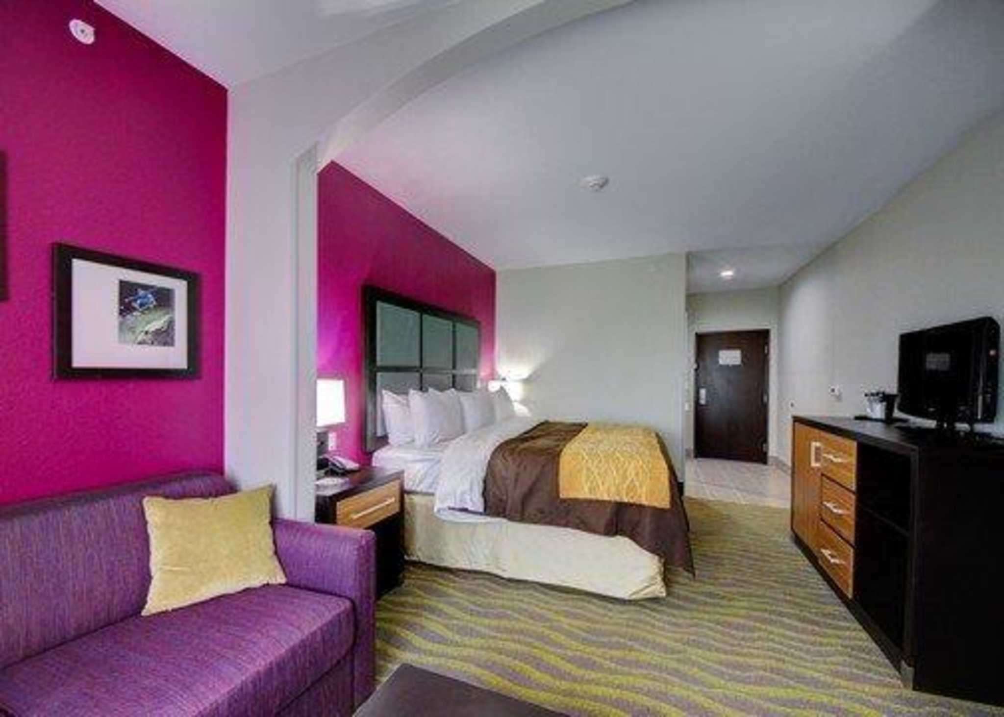 comfort inn and suites tulsa i 44 west rt 66