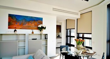 san babila modern apartment