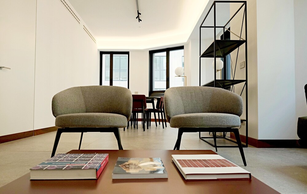 san babila modern apartment