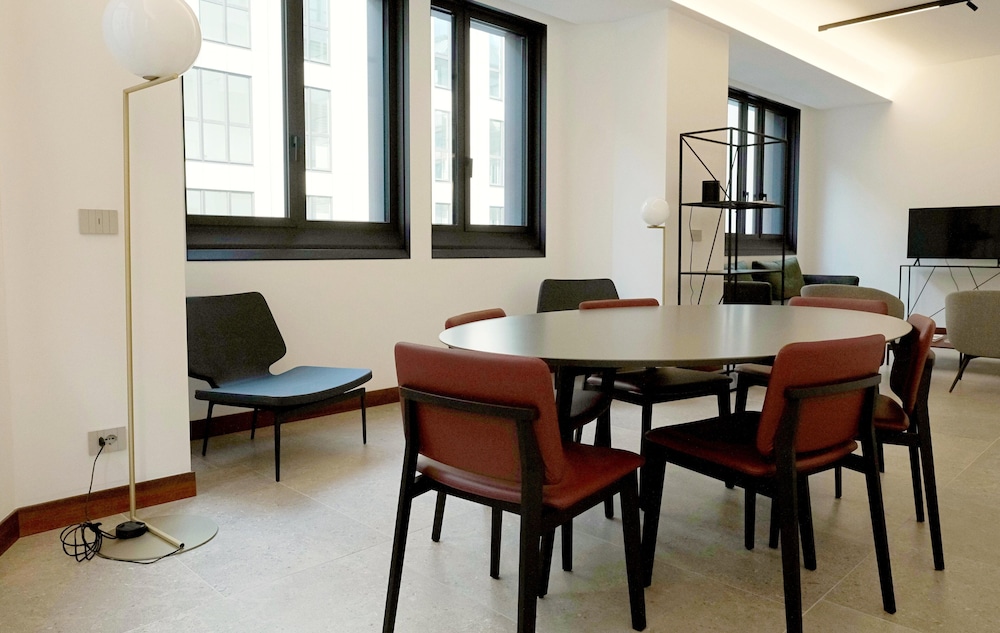 san babila modern apartment