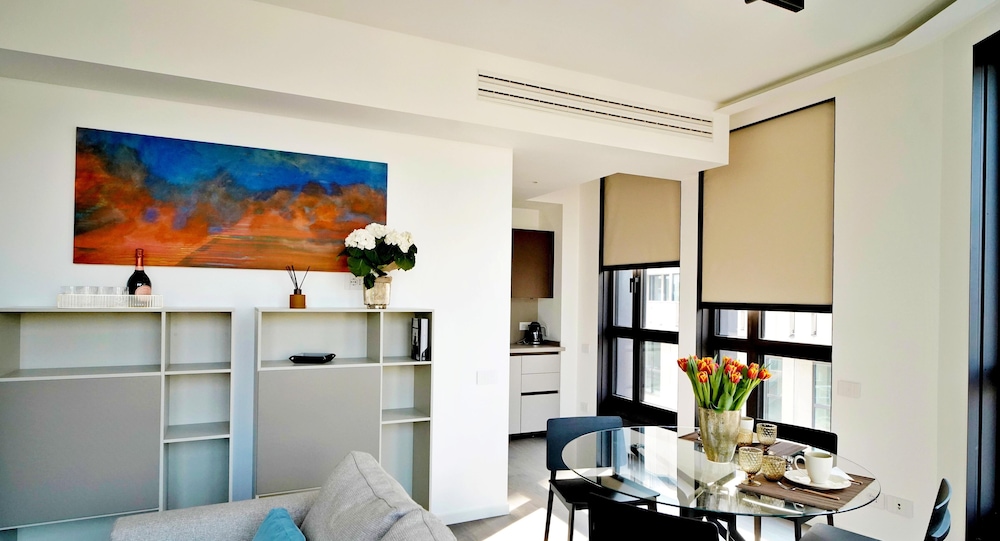 san babila modern apartment