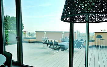 san babila modern apartment