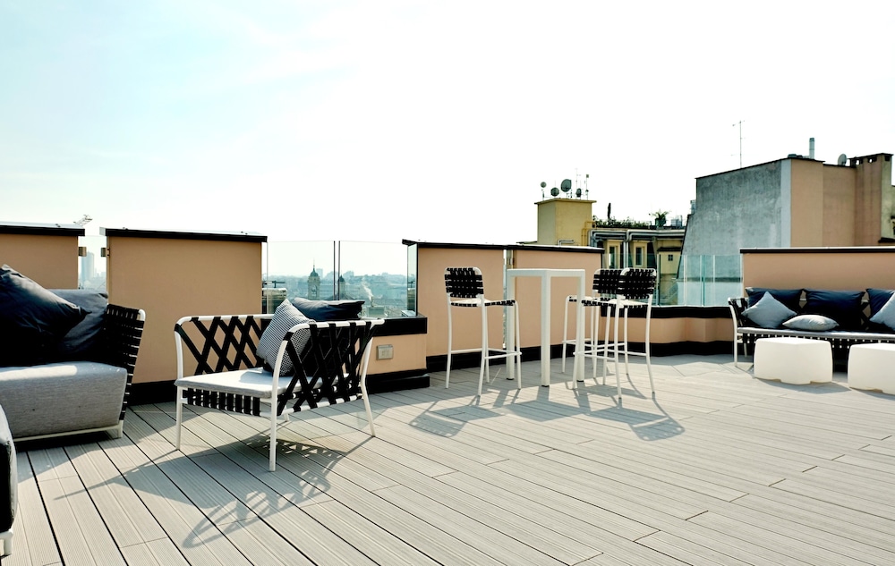 san babila modern apartment