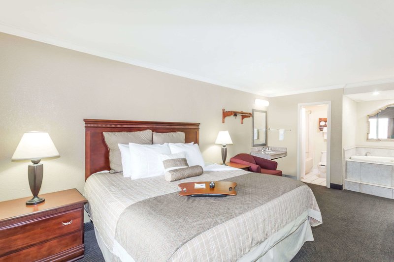 days inn by wyndham destin