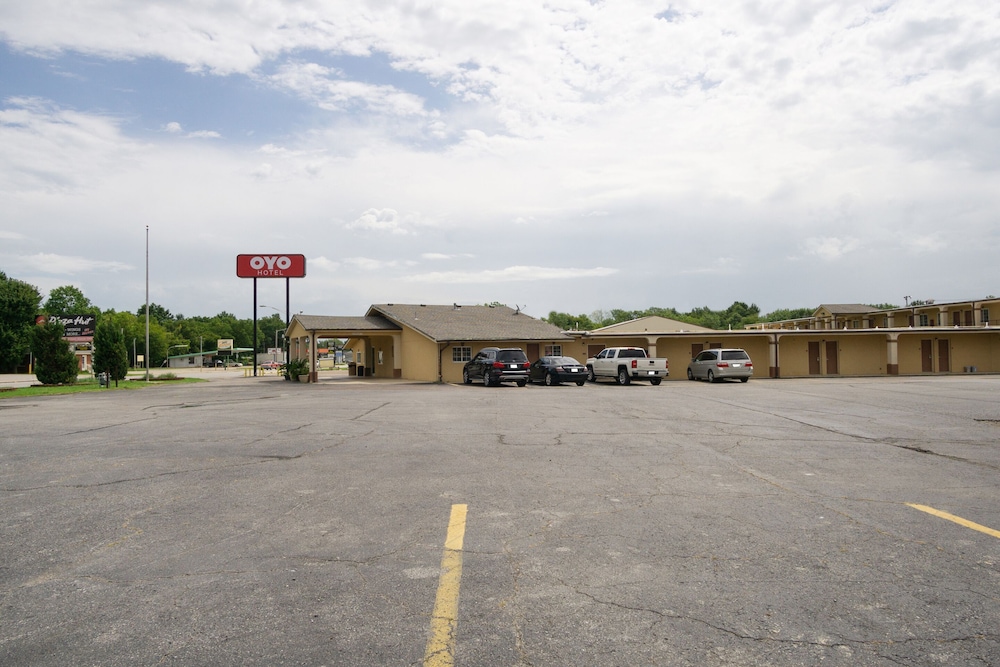 woodridge inn and suites