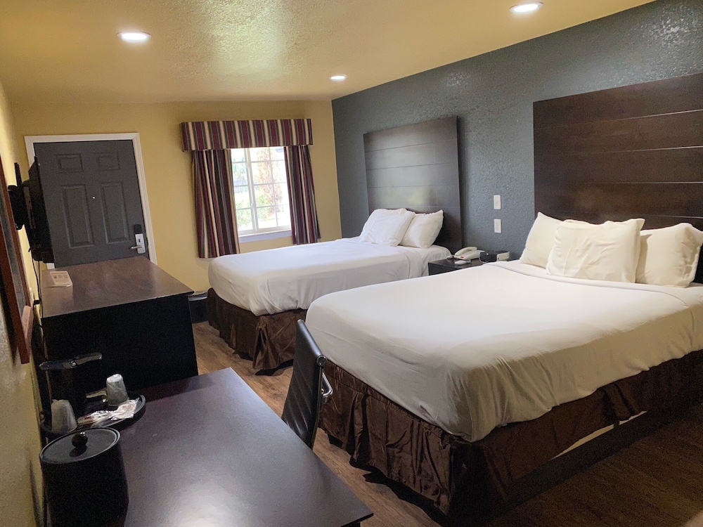 woodridge inn and suites