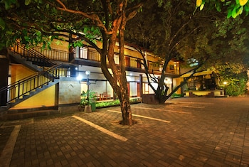 yulia beach inn kuta