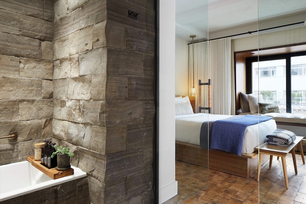 1 hotel central park