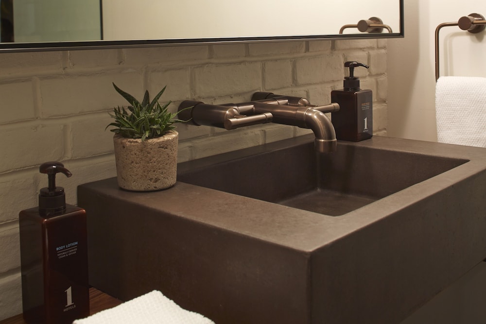 1 hotel central park