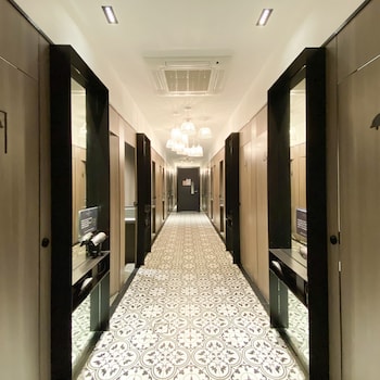 st signature jalan besar short overnight 13 hours 6pm 7am