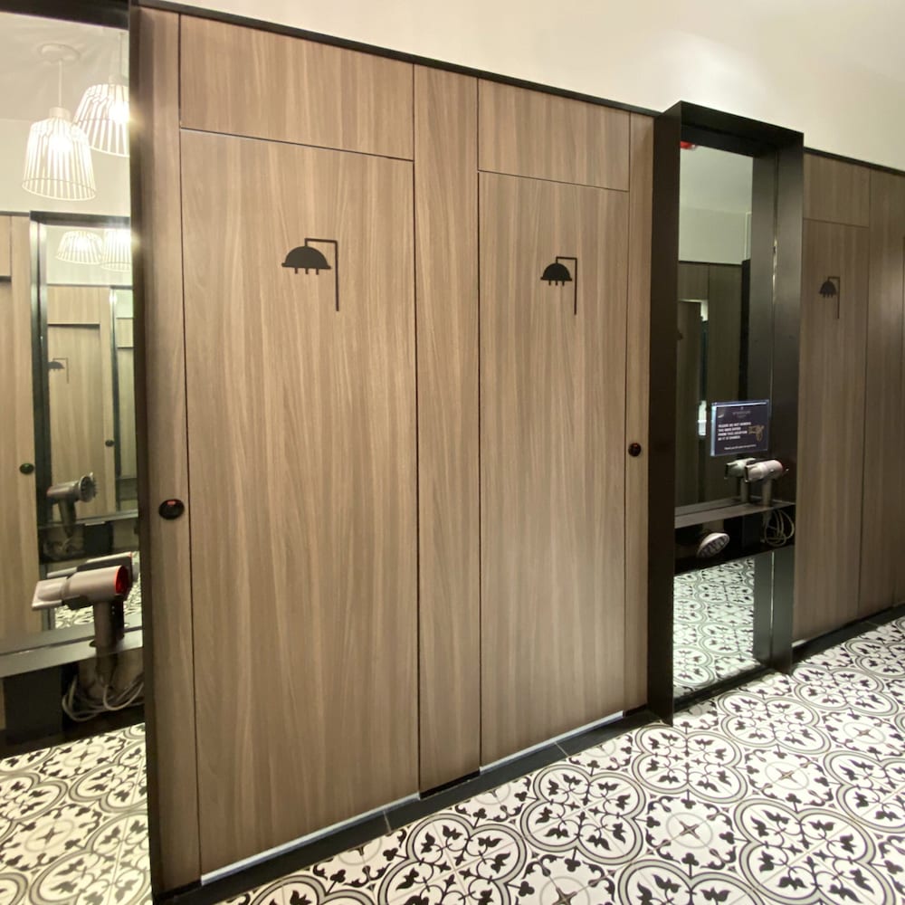 st signature jalan besar short overnight 13 hours 6pm 7am