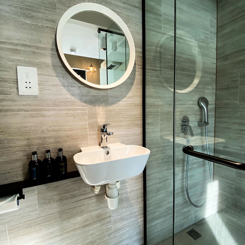 st signature jalan besar short overnight 13 hours 6pm 7am