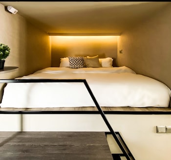 st signature jalan besar short overnight 13 hours 6pm 7am