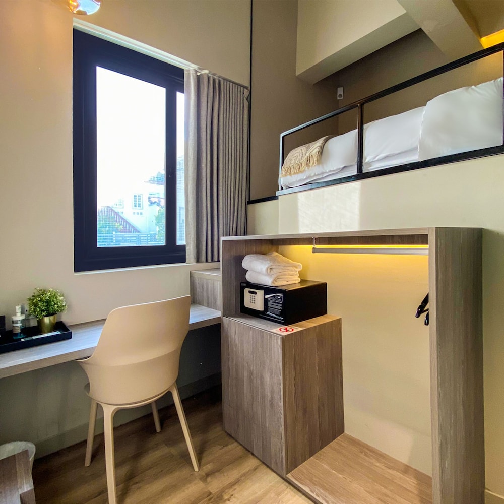 st signature jalan besar short overnight 13 hours 6pm 7am