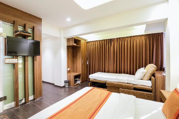hotel ratna mahal