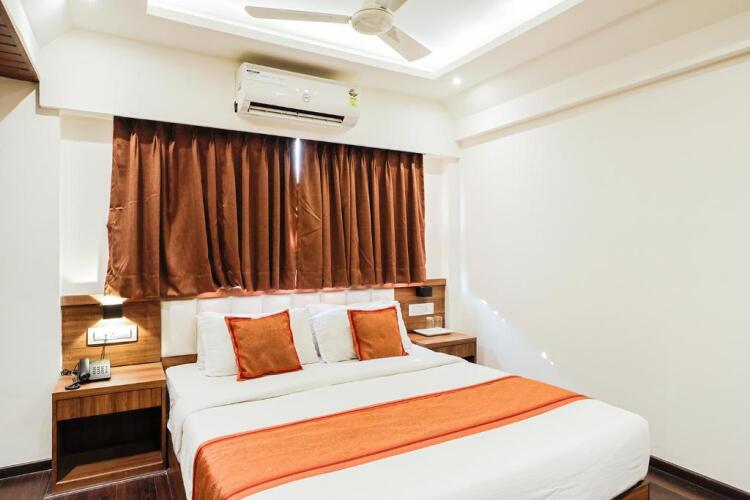 hotel ratna mahal