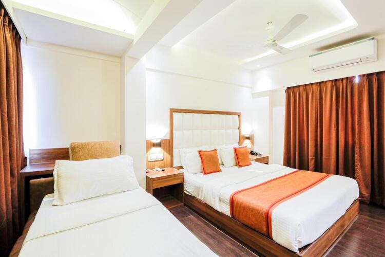 hotel ratna mahal