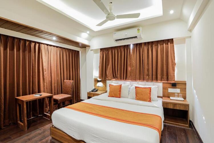 hotel ratna mahal