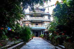 the silver oaks inn