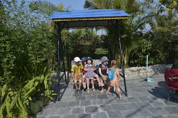 the silver oaks inn