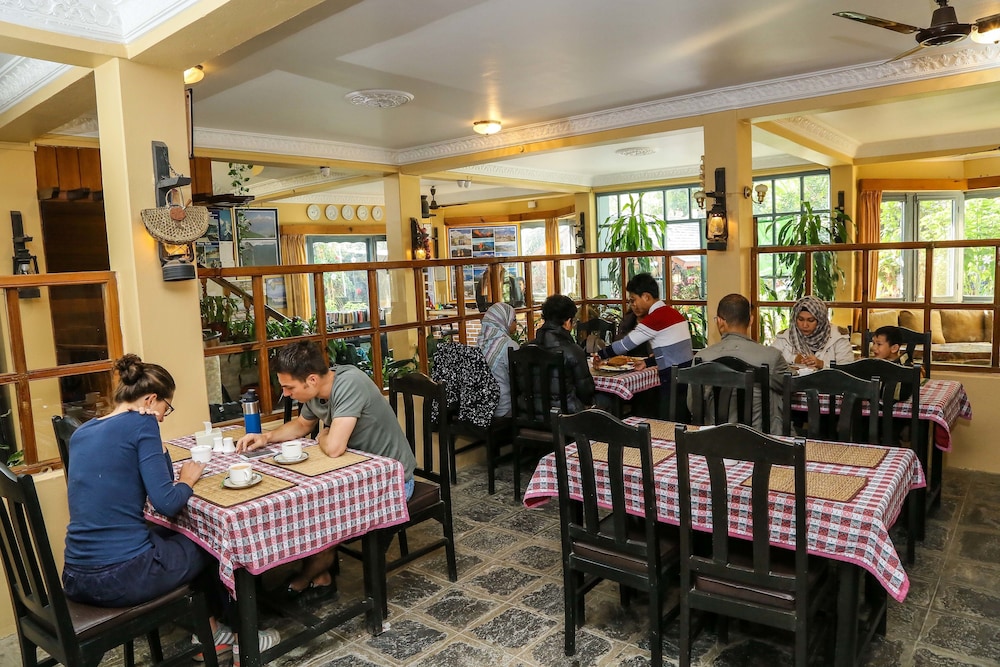 the silver oaks inn