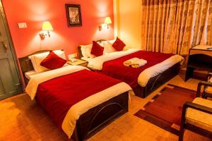 the silver oaks inn
