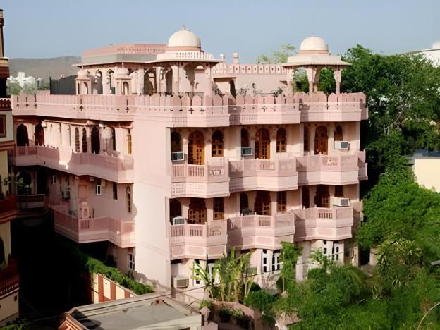 hotel sajjan niwas