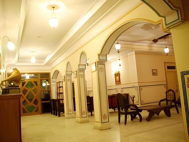 hotel sajjan niwas