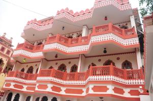 hotel sajjan niwas