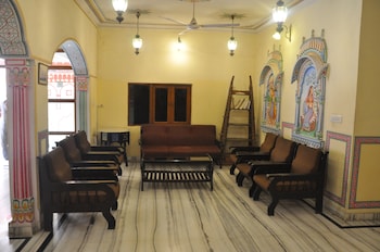 hotel sajjan niwas