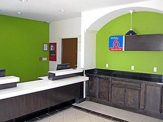 studio 6 orange tx