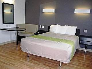 studio 6 orange tx
