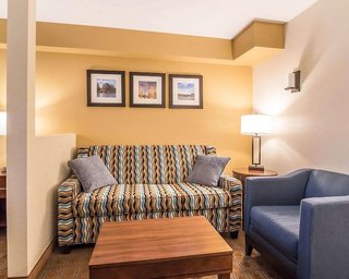 comfort inn and suites brattleboro i 91