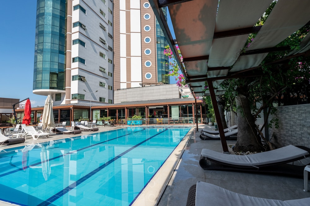 city live hotel