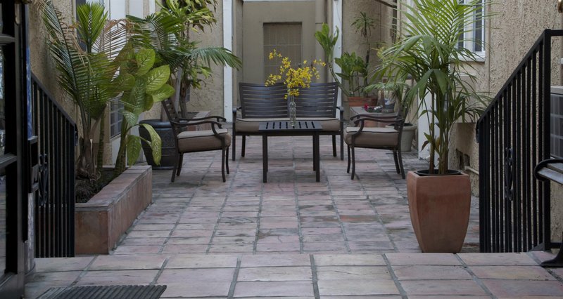 wilshire crest hotel los angeles