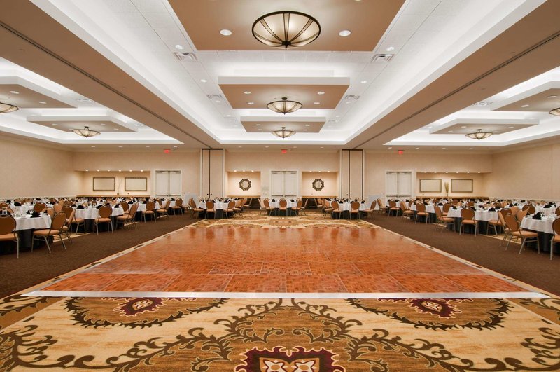 embassy suites san antonio riverwalk downtown