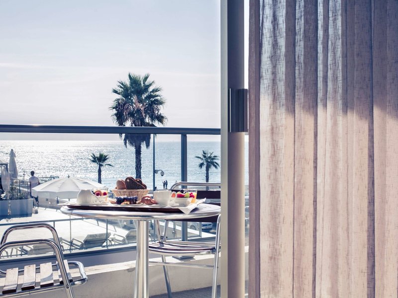 mercure villeneuve loubet plage