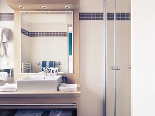 mercure villeneuve loubet plage