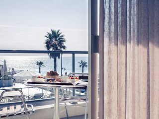 mercure villeneuve loubet plage