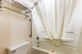 econo lodge inn and suites