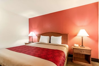 econo lodge inn and suites
