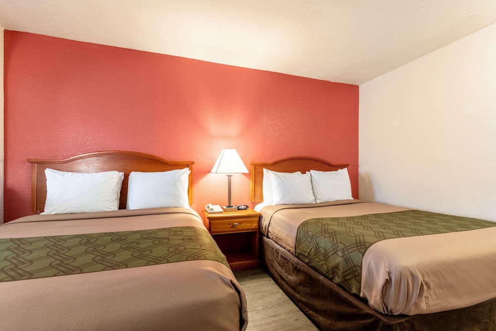 econo lodge inn and suites