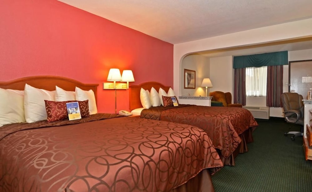 econo lodge inn and suites